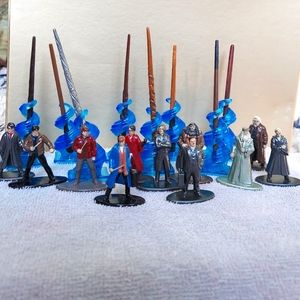 Harry Potter collector's addition character and wand figure desk set